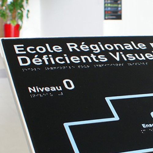plan-braille-relief-ecole plan braille et relief pour déficients visuels dans une école